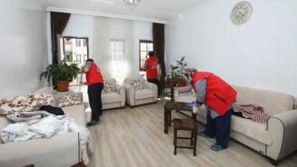 Gaziantep Büyükşehir'den bayram öncesi yaşlı ve engellilere temizlik ve bakım desteği!