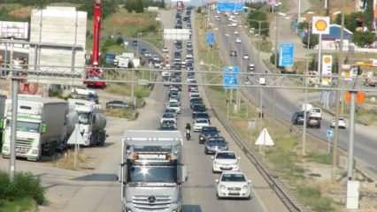 'Kilit kavşak' Kırıkkale'de bayram dönüşü trafik yoğunluğu başladı