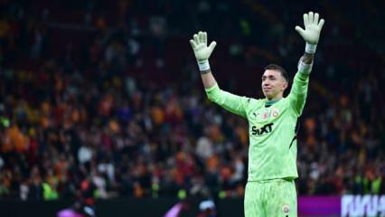 Muslera'dan Galatasaray'a sürpriz imza!