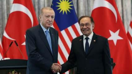 Son dakika... Cumhurbaşkanı Erdoğan, Malezya Başbakanı'yla görüştü