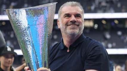 UEFA Avrupa Ligi'nde şampiyon olan hoca kovuldu