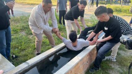 Yarım asırlık gelenek! Bayram namazına gelmeyenlere özel uyandırma yöntemi