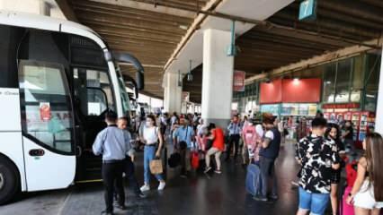 Yolcu otobüslerinde yanınıza oturanlara dikkat: 3 bin polis görevlendirildi