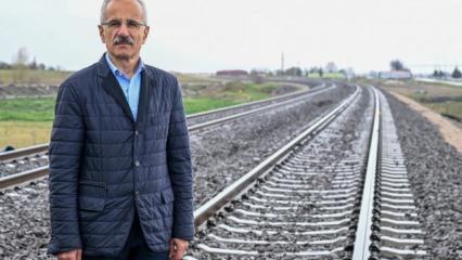 Bakan müjdeyi duyurdu!  8 milyon vatandaş daha yüksek hızlı trene kavuşuyor!