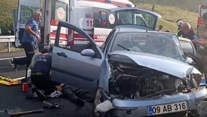 Kars'ta feci kaza: Tır ile otomobil çarpıştı!