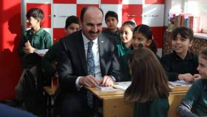 Başkan Altay, karne heyecanı yaşayan öğrencileri tebrik etti