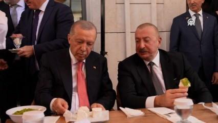 Cumhurbaşkanı Erdoğan, Azerbaycan Cumhurbaşkanı Aliyev'e dondurma ikram etti