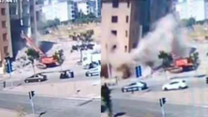 Kahramanmaraş'ta iş makinesinin üzerine bina çöktü