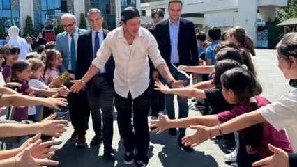 Mesut Özil'den yıllar sonra itiraf: “Babamla başkan tartıştı olan bana oldu”