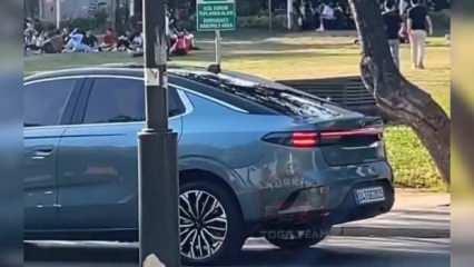Togg T10F reklam çekiminde görüntülendi! Şıklığıyla göz kamaştırdı