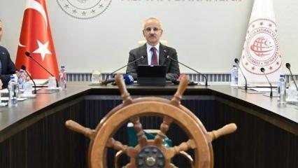 Türk gemilerinin Hürmüz Boğazı geçişinde güvenlik en üst seviyeye çıkarıldı