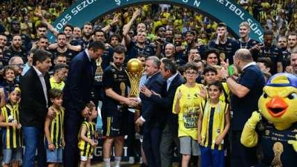Bakan Bak'tan Fenerbahçe Beko'ya tebrik!
