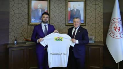 Bakan Bak'tan şampiyona müjde: Yardımcı olacağız