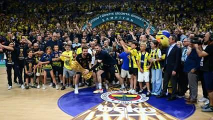 Fenerbahçe ayrılığı şampiyonluk kutlanırken açıkladı