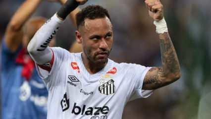 Neymar'a 6 aylık kontrat: Futbola yeniden tutundu