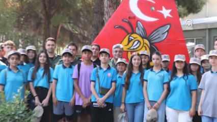 Öğrenciler Mehmetçikle bir gün için Jet Üssünde