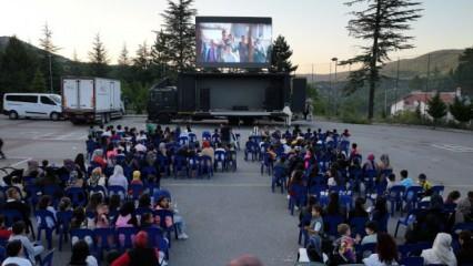 Konya Büyükşehir, 101 mahallede sinema günleri düzenliyor 