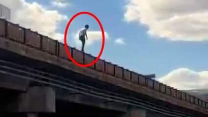 Arkadaşlarıyla iddiaya girdi! Köprüden atladı, kayboldu