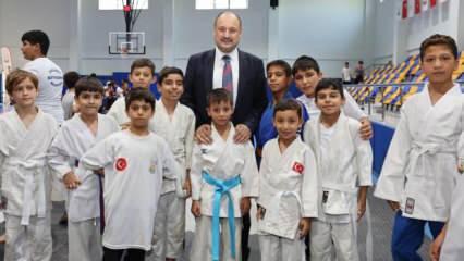 Başkan Mehmet Kasım Gülpınar'dan çocuklara teknoloji uyarısı