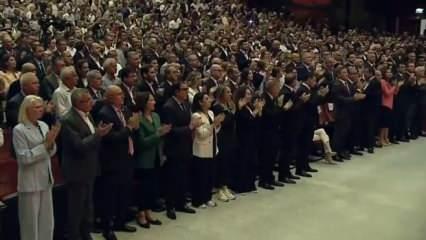 Dilek İmamoğlu'ndan Özgür Özel'e dikkat çeken hareket!