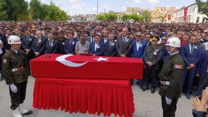 Binler uğurladı! Şehide son veda