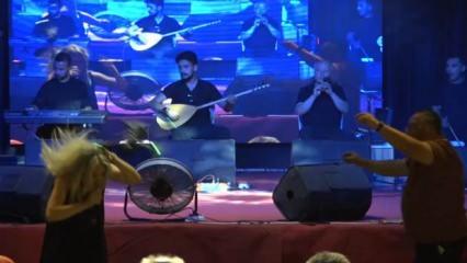 Antalya’daki konserde ilginç anlar: Sanatçının kafasına dron çarptı