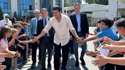 Galatasaray'da Mesut Özil sürprizi: Kameralar saha kenarına odaklandı