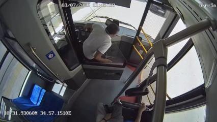 Halk otobüsü şoförünün dikkati kazayı önledi: O anlar kamerada