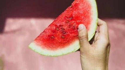 Karpuzun üzerinde o belirti varsa aman tüketmeyin! Kimse asıl gerçeği bilmiyordu