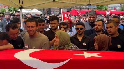 Şehidimizin cenazesinde gözyaşlarına boğan anlar: Cennet kokuyor burası