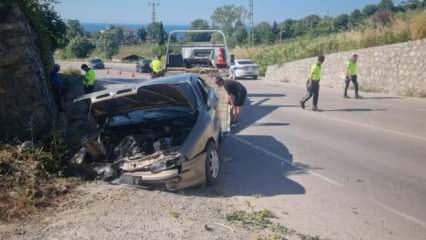Sinop'ta otomobil duvara çarptı: 1'i bebek 3 yaralı