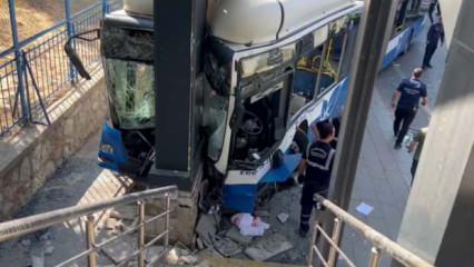 Ankara'da belediye otobüsü zincirleme kazaya karıştı: 20 yaralı!