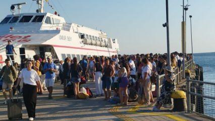 Deniz otobüsünde korkutan anlar: 440 yolcusuyla geri döndü