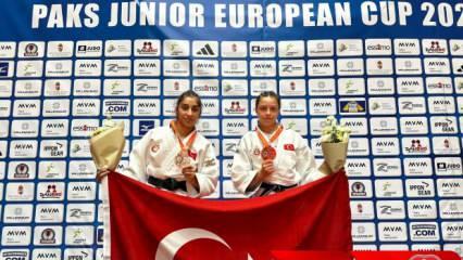 Genç sporcular Avrupa'nın göbeğinde kürsüye çıktı