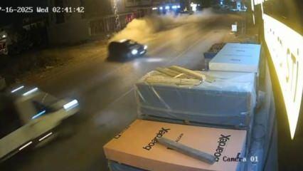 Hatay'da kamyonetle çarpışan otomobildeki 3 kişi yaralandı