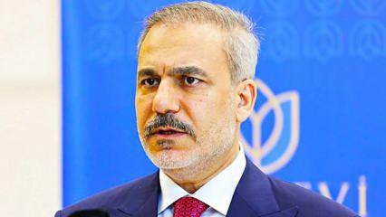 İsrail vurdu, Bakan Fidan YPG'yi uyardı: Krizi fırsata çevirmeye kalkışmayın