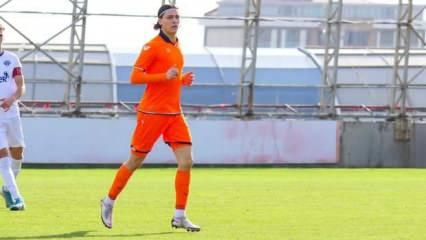 Süper Lig'de oynuyordu: 22 yaşında şöhreti bırakıp 3. Lig ekibine imza attı