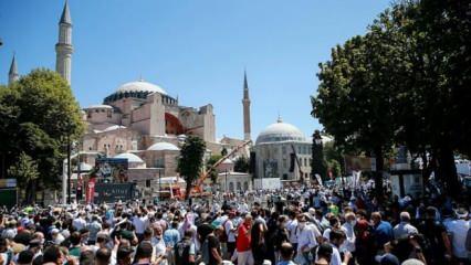 86 yıl aradan sonra ilk ibadet! Ayasofya Camii 5 yıl önce bugün ibadete açıldı