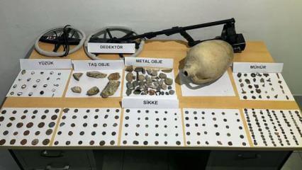 Baskın yapılan evden müze çıktı: 250 sikke, 404 tarihi eser