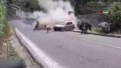 Ekvador'da ralli aracı faciası: Kalabalığın arasında daldı, 2 kişi &ouml;ld&uuml;, 18 yaralı