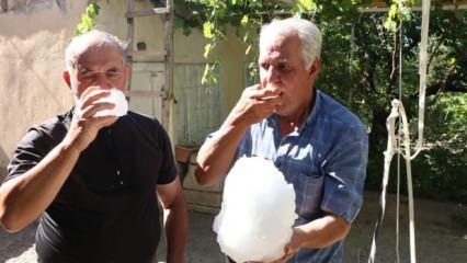 'Kar suyu' ile yaz sıcağında serinliyorlar