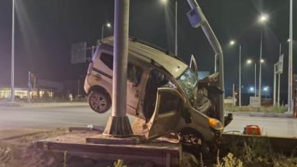 Kayseri'de bir garip kaza: Havada asılı kaldı! 7 yaralı