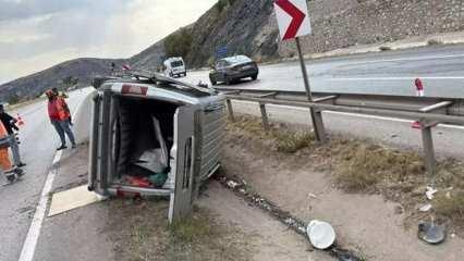 Kırıkkale'de hafif ticari araç devrildi; 1 ölü, 1 yaralı
