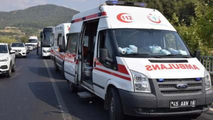 Manisa'da otobüsle otomobil çarpıştı! Yaralılar var