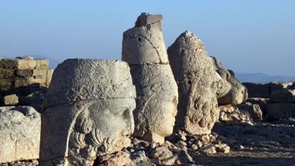 Nemrut Dağı'nda gün batımının büyüsü 