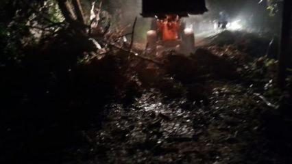 Rize’de heyelan nedeniyle kapanan yol yeniden ulaşıma açıldı