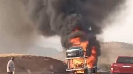 Tır ve 5 lüks araç yanarak hurdaya döndü