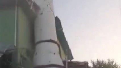 Balıkesir'de deprem sonucu camii minaresi yıkıldı
