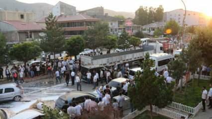 Bitlis'te freni boşalan tır ortalığı savaş alanına çevirdi