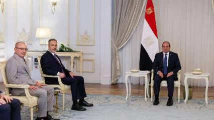 Dışişleri Bakanı Hakan Fidan Mısır'da! Sisi ile bir araya geldi